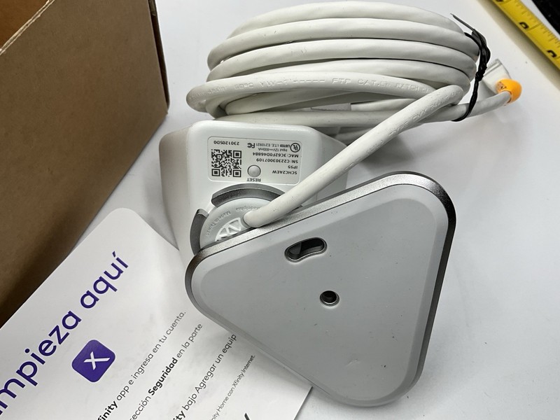 Xfinity xCam2 HD Indoor Outdoor Security Camera SCHC2AEW, Input 12V In White ATL gallery