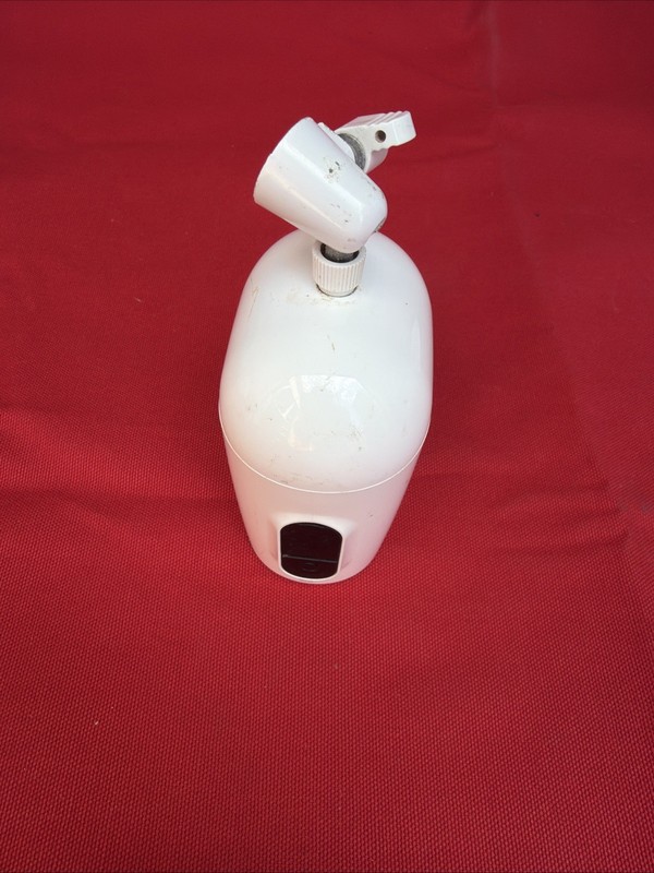 Arlo VMC2030 Essential Spotlight Single Wireless Indoor/Outdoor camera gallery