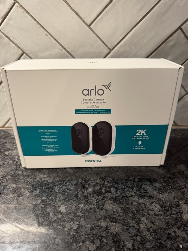 Arlo Essential 3rd GEN Wire-Free Outdoor 2K Security Camera White 2 Pack NEW