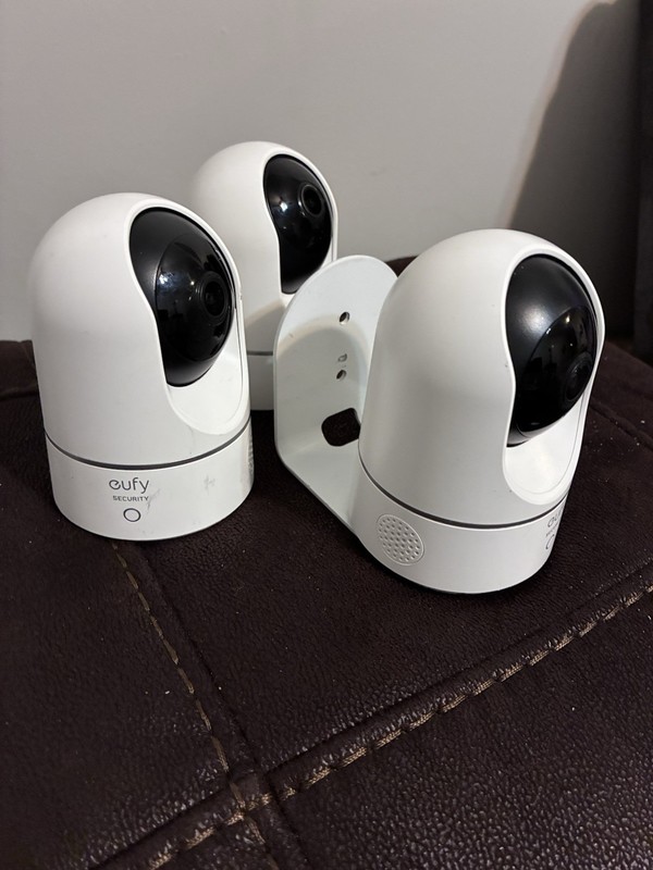 3 Eufy Security Indoor Cam Pan & Tilt 2K Cameras + Mounting Brackets – Tested gallery