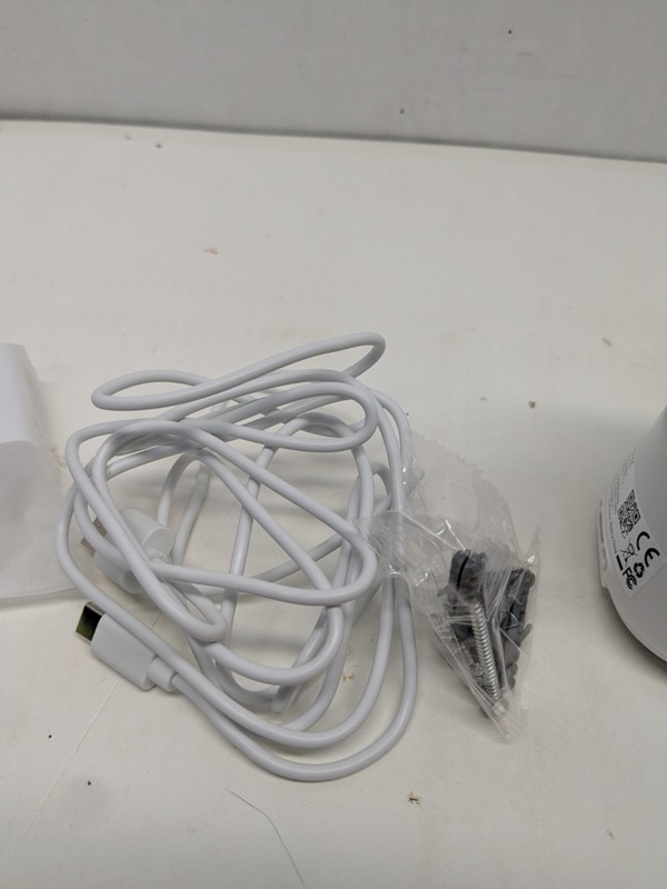 Arenti P2Q 4MP Indoor IP Wi-Fi Surveillance Camera Dual-Band White gallery