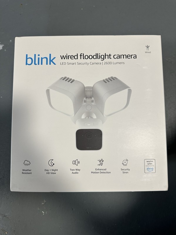 Blink Wired Floodlight Camera, Smart security camera, 2600 lumens, HD WHITE