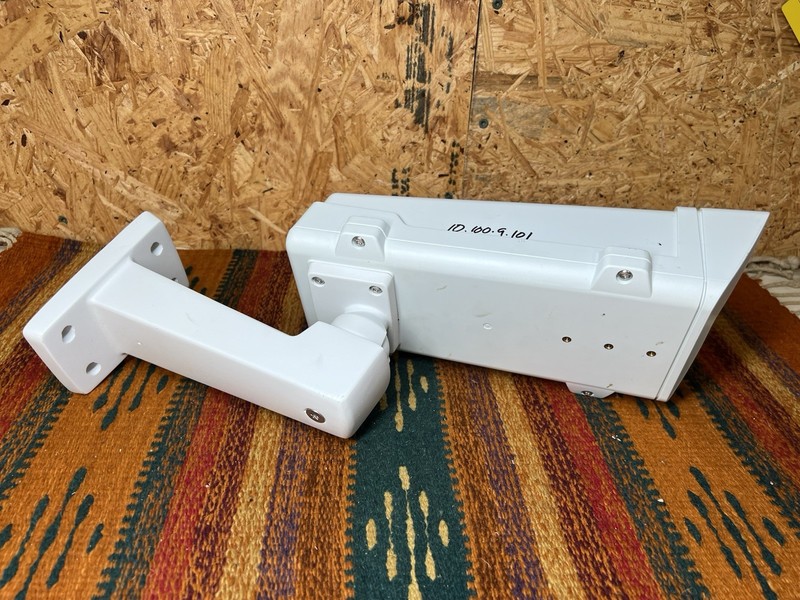 Axis Communication M1124-E Network Surveillance Camera, 0748-501-01 UNTESTED gallery