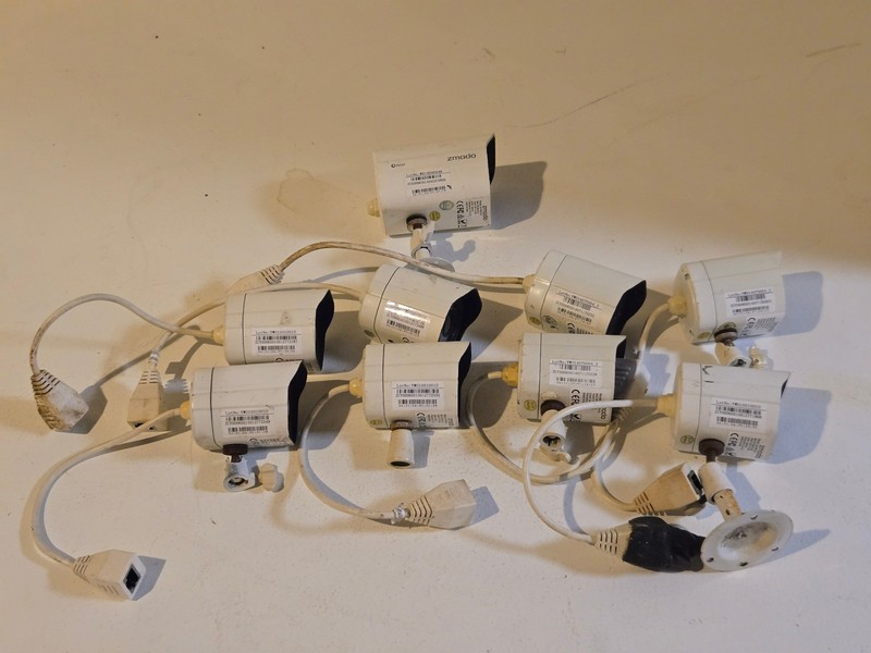 Lot of 9 zmodo POE cameras zp-ibh15-s1, zp-ibh15-s untested