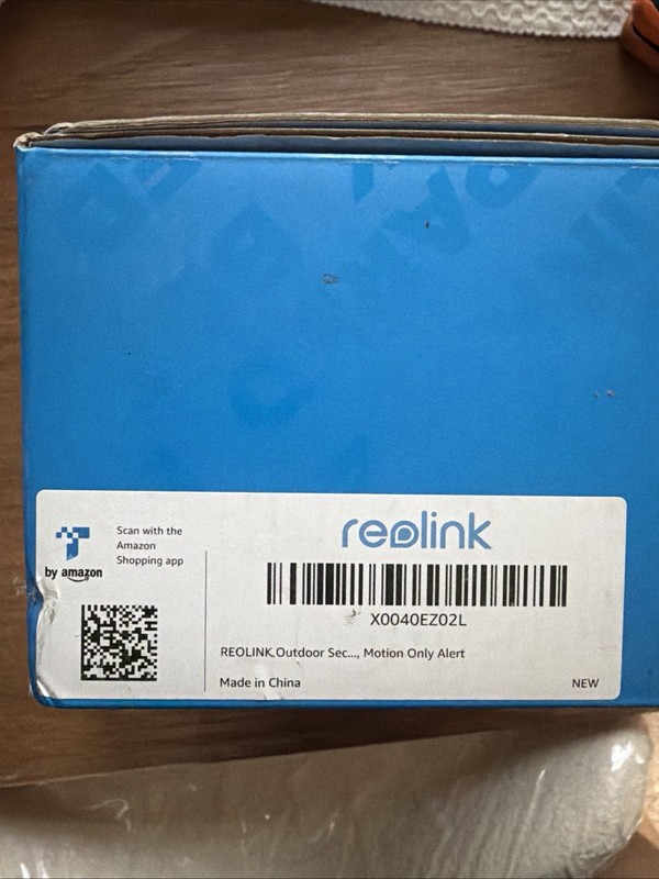 Reolink Lumus 2K 4MP Plug-in Wi-Fi Spotlight Security Camera, Color Night Visi gallery
