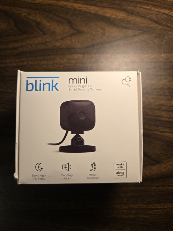 Blink Mini Indoor 1080p Wi-Fi Security Camera BCM00300UB - Black gallery