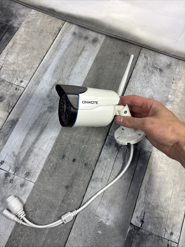ONWOTE PA3010-W Outdoor WiFi Security Camera w/Mount gallery
