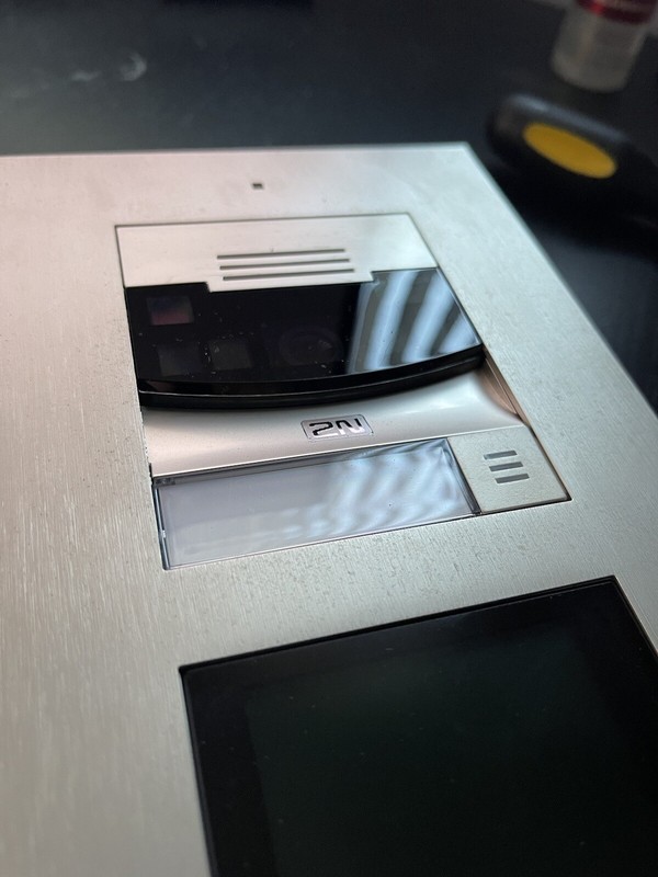 2N IP Verso Main Unit Module with Camera (Nickel) 01273-001 With 01275-001 Touch