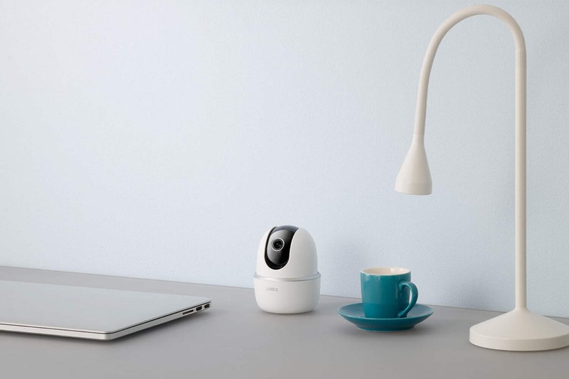 Lorex 2K Pan-Tilt Indoor Wi-Fi Security Camera (16GB) gallery