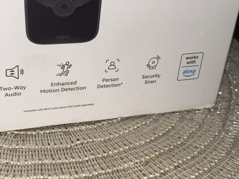 Blink Wired Floodlight Camera Smart Security Camera 2600 Lumens HD Live View NEW gallery