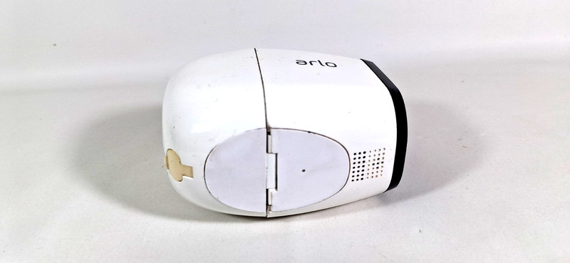 Netgear Arlo Pro VMC4030 1080 HD and Arlo VMC3030 with charger and 1 mounting gallery