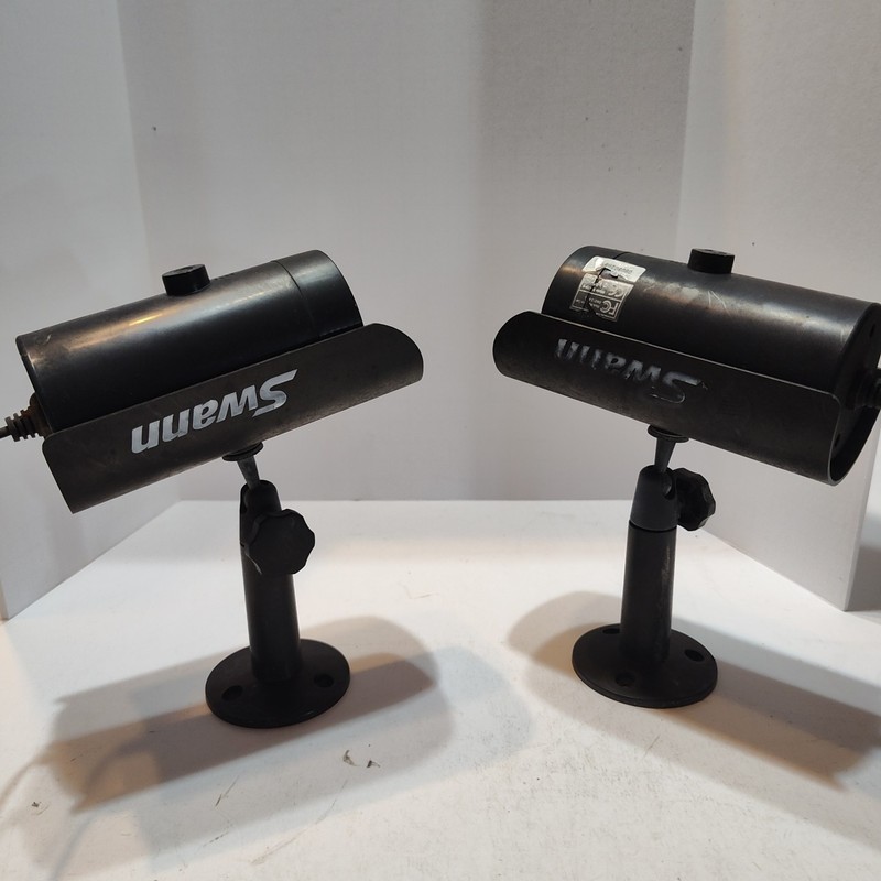2 Used Swann Security Cameras CCTV PN SW212-mxl Untested
