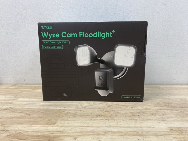 Wyze WYZECFL2BL Outdoor Wi-Fi Floodlight Camera 2K, Color Night Vision