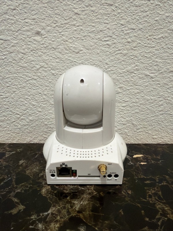 FOSCAM FI9821PR 720P HD RESOLUTION WIRELESS IP SECURITY CAMERA R28 gallery
