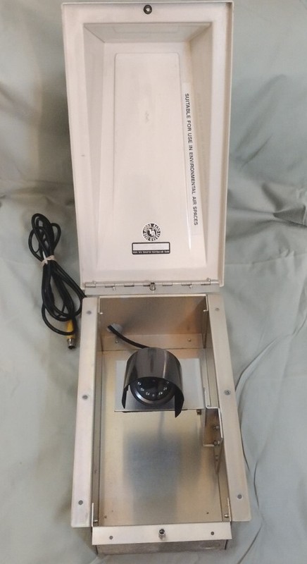 Digimerge IR Security Camera Color Day / Night DCBHR1032, Case EH2100 Working