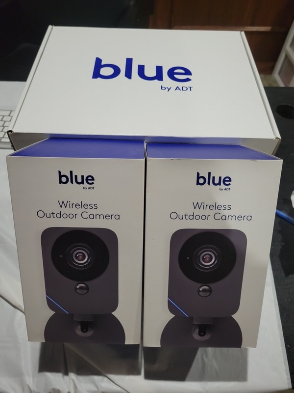  New Blue by ADT Complete Starter Security System Graphite, Smart Bundle, Read!!