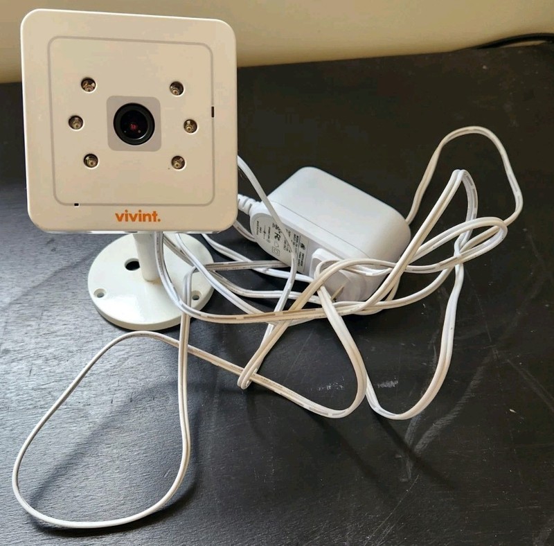 WORKING VIVINT ADC-V520IR Wireless Indoor Security Camera video Surveillance