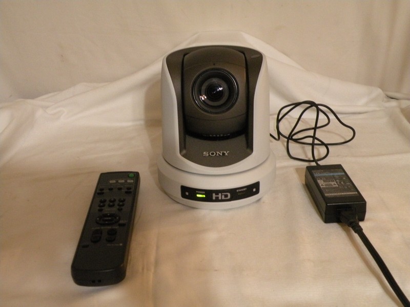 Sony BRC-Z330, 1/3″ CMOS, SD/HD PTZ Camera, 18x Optical Zoom, 72x Digital Zoom