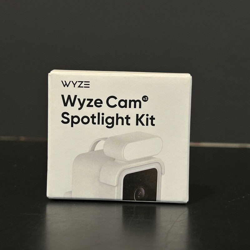 WYZE WYZECL SPOTLIGHT KIT FOR CAM V3 1080P HD SECURITY, CAMERA NOT INCLUDED NEW!