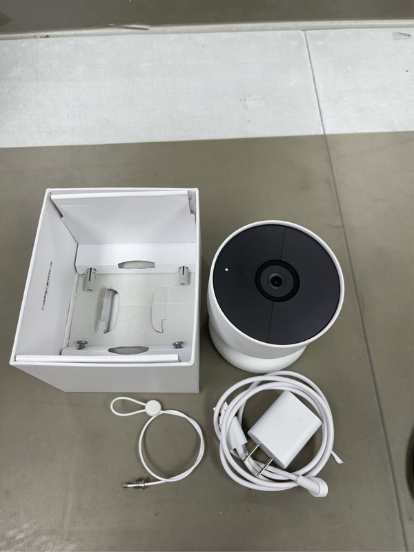 Google Nest Cam Outdoor/Indoor Security Camera with Wireless Battery - White gallery