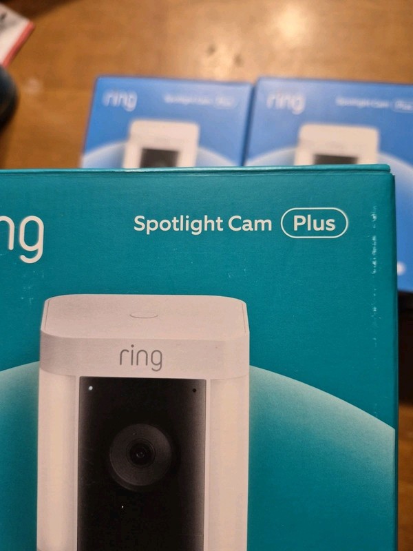 Ring Spotlight Cam Plus Battery READ gallery