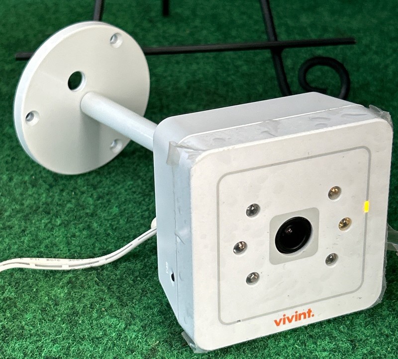 Vivint Indoor IP Video Surveillance Camera ADC-V520IR Powers Up / Tested / Work