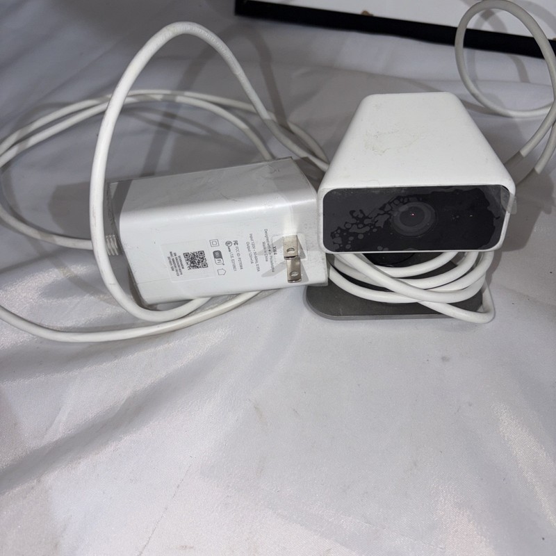 Xfinity xCam2 SCHC2AEW Security Camera w/ XW4 Power Adapter Base