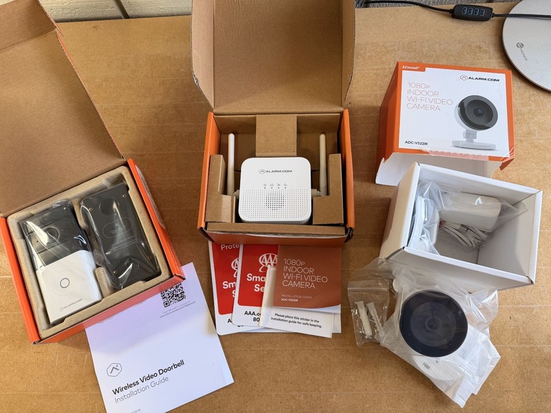 Alarm.com Bundle ADC-VDB780B Wireless Doorbell + Smart Chime + ADC-V522IR Camera gallery