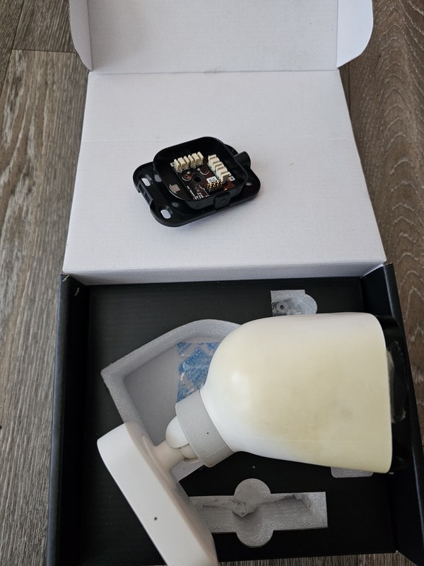 Vivint Outdoor Camera Pro Gen 1 VS-ODC350-WHT FHD 1080p Cube Camera - White gallery