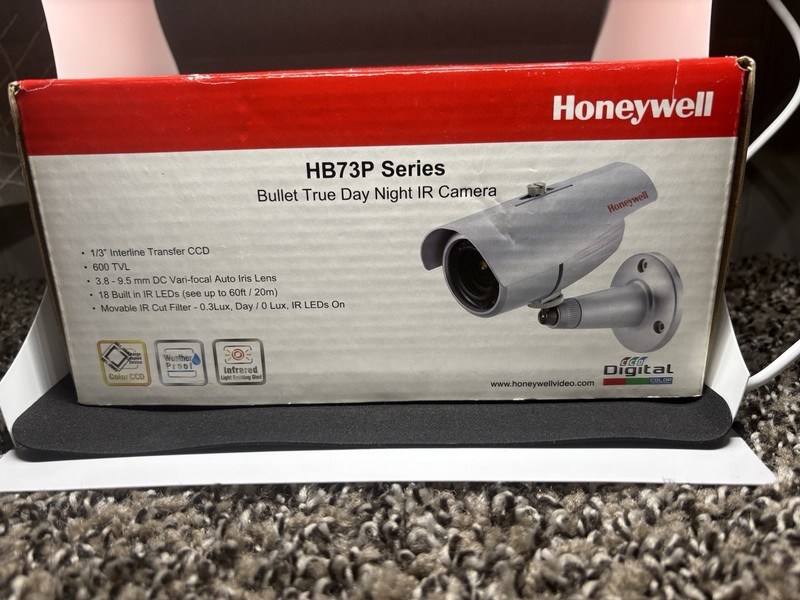 Honeywell HB73P Series Bullet IR Camera – Day/Night, 600 TVL, 3.8-9.5mm Lens –
