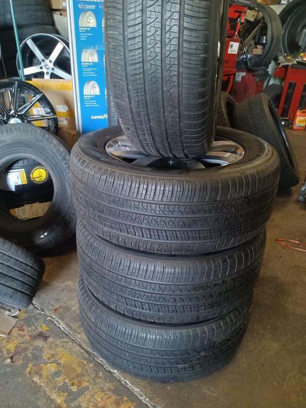A SET OF MERCEDES G550 WAGON 19" FACTORY RIMS AN TIRES gallery