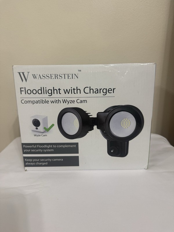 Wasserstein 3-in-1 Floodlight & Charger, Outdoor Case for Wyze Cam – White