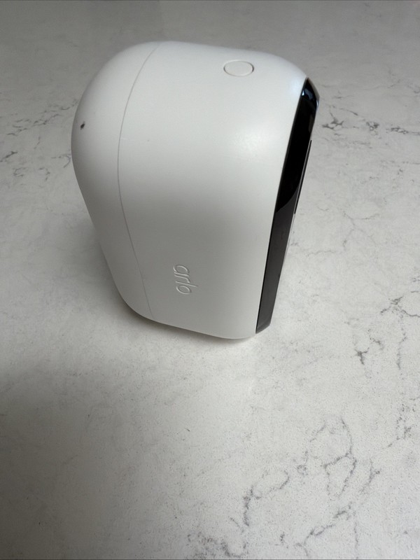 Arlo Essential 2K (2nd Generation) Security Camera – White gallery