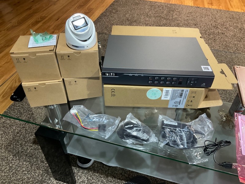 4 2 Megapixel Security Cameras + 4 Channel DVR