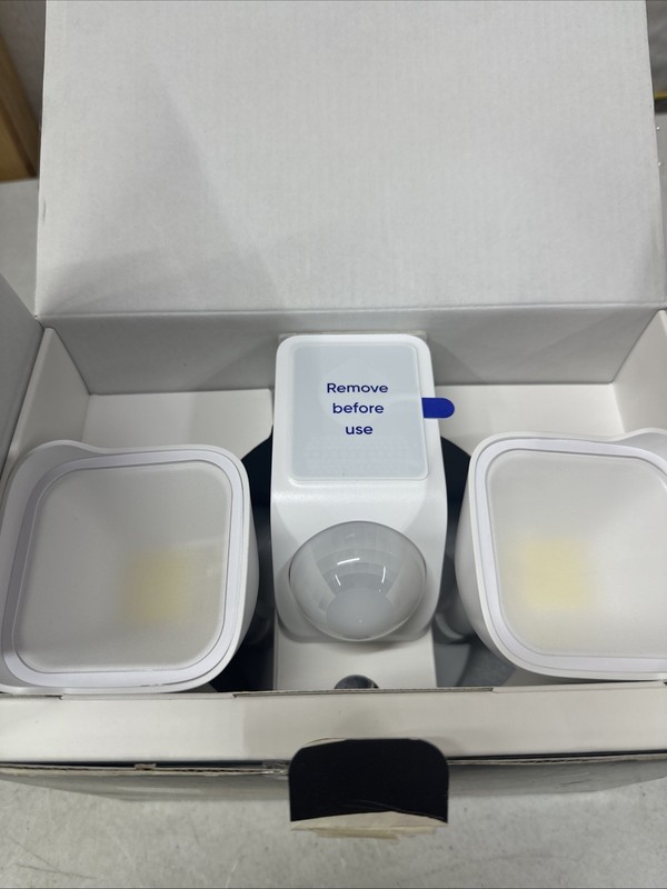 Wyze Cam Floodlight V2 Motion-Activated 2K HD Color Night Vision Camera gallery