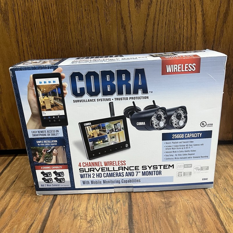 Cobra 4 Channel Wireless Security System with 2 Cameras and 7″ Monitor 63842