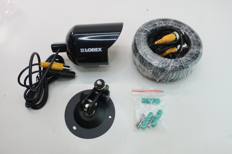 Lorex Outdoor IR Bullet Camera Model MC6930 w/ BNC Cables Mounting Hardware