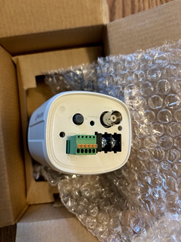 Wisenet SCB-6005 Analog HD Box Security Camera gallery