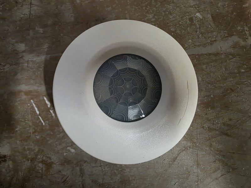 Honeywell Ceiling Mount PIR 360 Degree Infrared Motion Sensor P/N 997.0 Used gallery