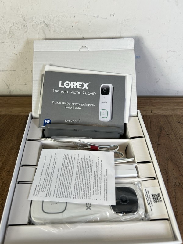 NEW/NEVER USED IN OPEN BOX: Lorex B451AJD-E Smart Doorbell 2K QHD Wired Video gallery