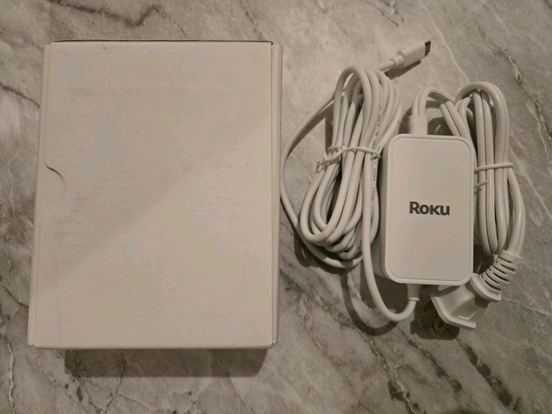 Roku Outdoor Wired Camera SE With 12.5FT Power Adapter Security Camera CW2005 gallery