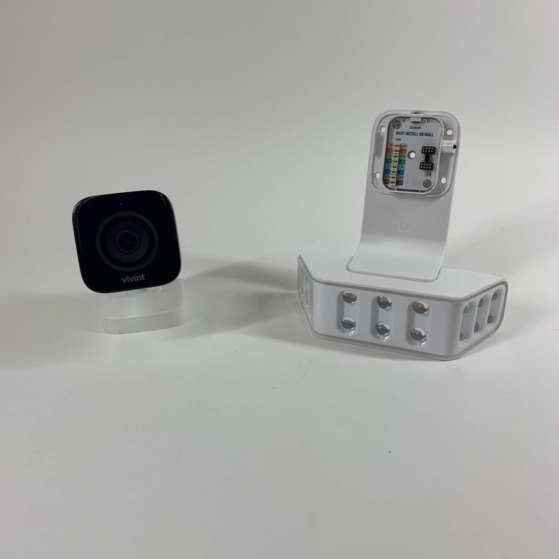 Vivant Outdoor Camera + Spotlight Outdoor IP / network security camera Unclaimed