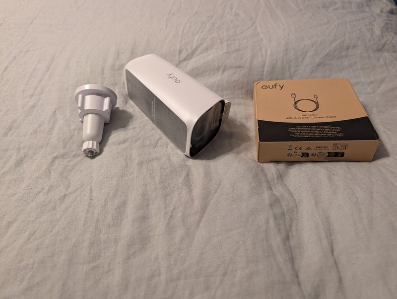 Eufy eufyCam S3 Pro 4K Solar Outdoor Wireless Add On Camera White WITH OEM CABLE