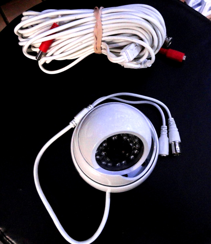 Amview 1800TVL Analog Dome Camera + BNC Cable / SV368CW