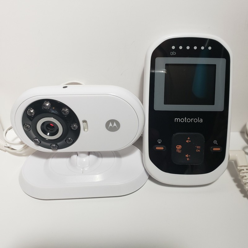 Motorola MBP18 Digital Video Baby Monitor Camera and Portable Receiver w/ Sound gallery