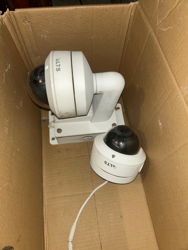 LTS CHIP7243NW-SZ Network IP Camera with mount
