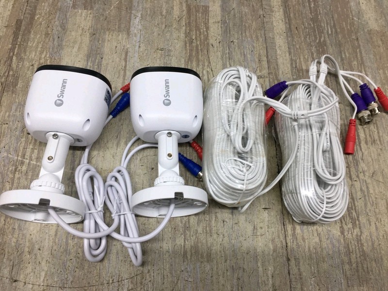 LOT OF 2 NEW Swann PRO-1080MSFB Heat-Sensing 1080p HD Flash Bullet Camera