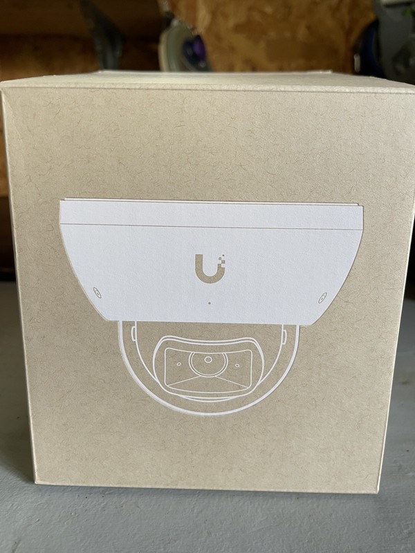 Ubiquiti unifi ai dome - UVC-AI-Dome-W - NEW IN-BOX, 4K, POE gallery