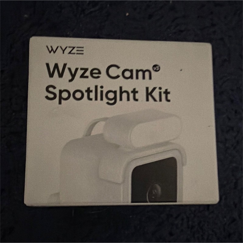 Wyze Cam v3 Spotlight Kit, USB, Wi‑Fi IP 1080p, Indoor/Outdoor White (No Cam)