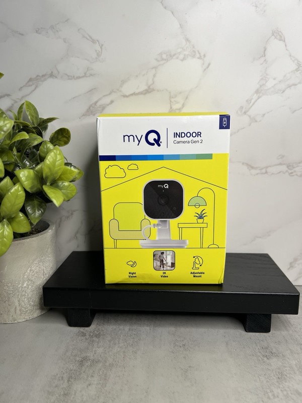 myQ Smart Indoor Security Camera – HD Video, Night Vision Motion Detection Wi-Fi